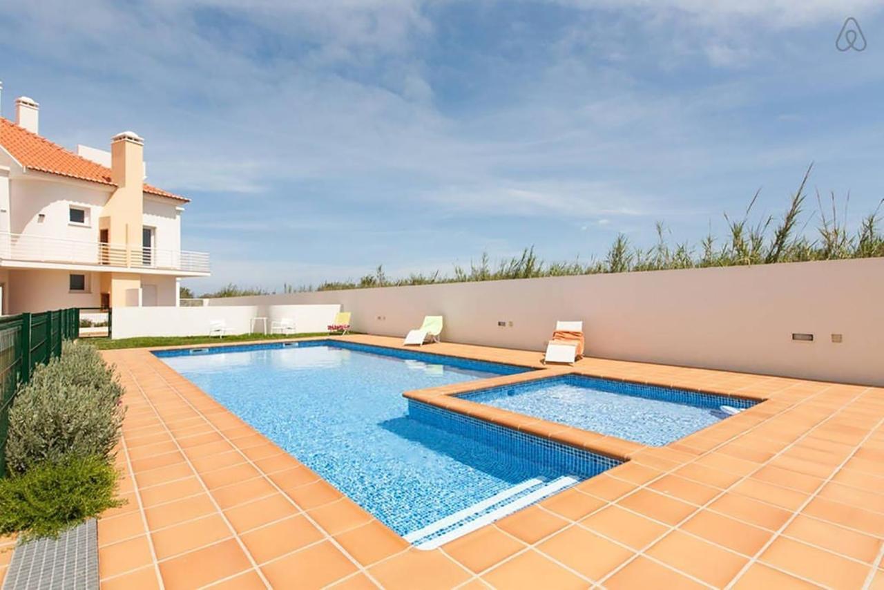 Casa Baleia - Praia E Piscina - 10 Pessoas フェレル エクステリア 写真